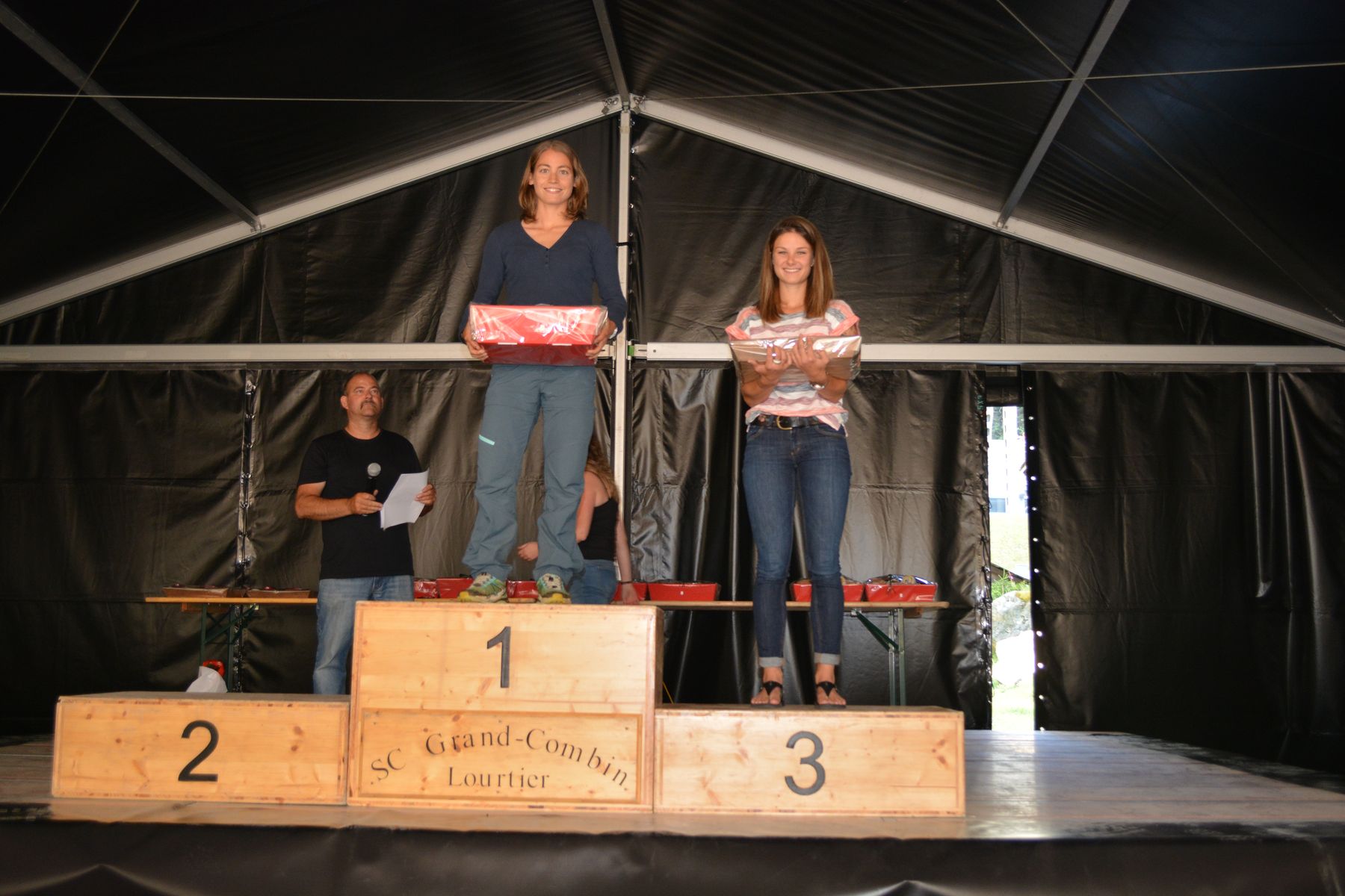 Podium 02
